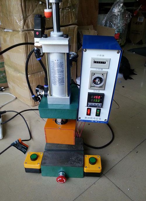 氣動熱啤機