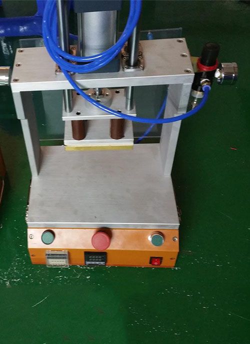 氣動熱熔鉚合機
