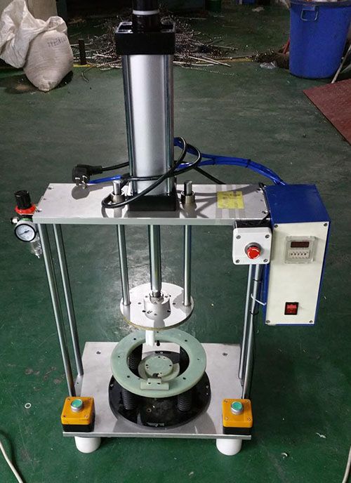 水壺底部組裝治具